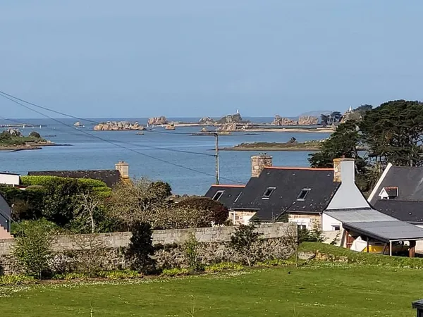 EXCEPTIONNEL : Très bel Ensemble de 3 gîtes VUE MER et PLAG