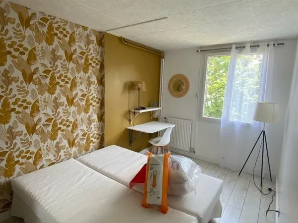 Chambre meublée dans colocation fournie à Evry