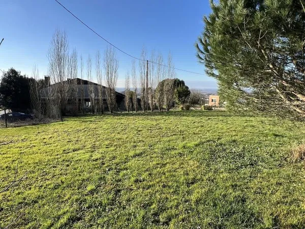 Terrain de 998 m² m²