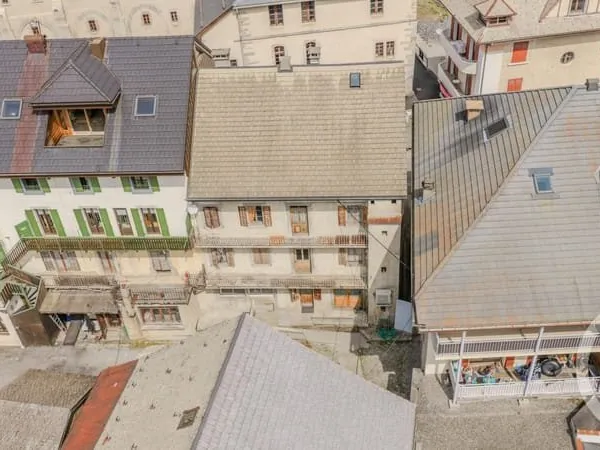 Immeuble 18 pièces 448 m²