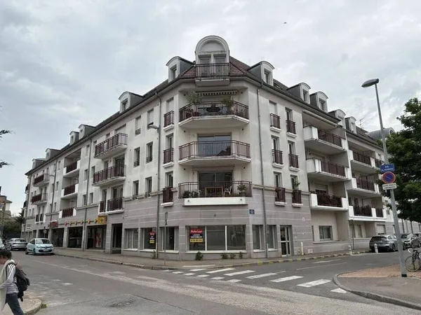 Local 65 m²