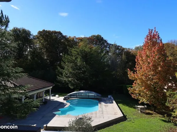 Maison 6 pièces 210 m²