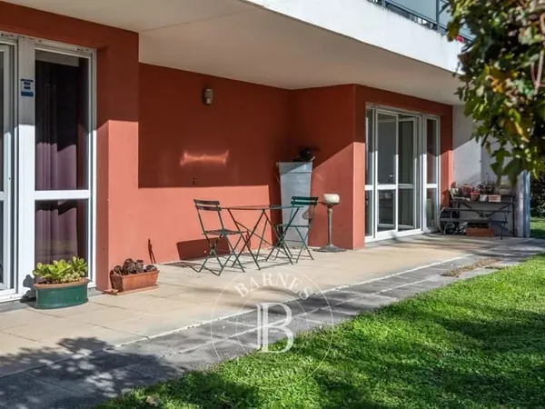 CALUIRE - secteur Vassieux - T4 de 99,6m² - 3 ou 4 chambres - jardin - piscine dans la résidence - G