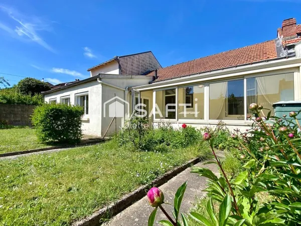 Maison familiale 121 m² - 4 ch + bureau - Jardin - Fort potentiel - Tram ligne 1