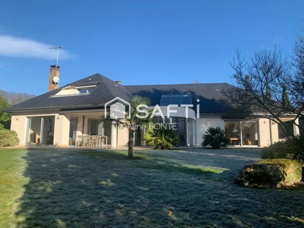 Demeure contemporaine avec double garage