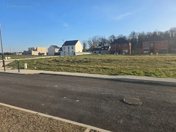 Terrain 705 m²