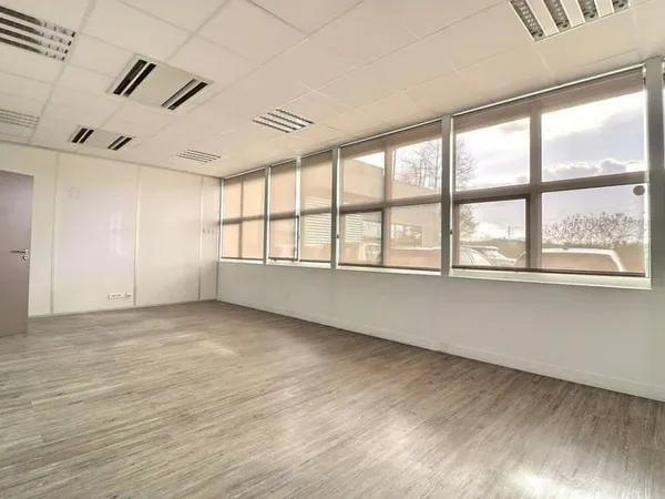 Bureaux 554 m²