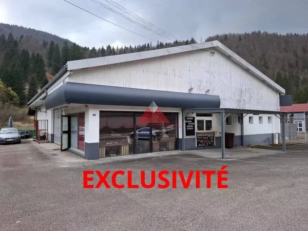 Entrepôt 644 m²