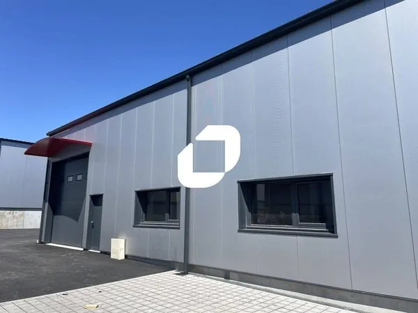 Local d'activité 220 m²