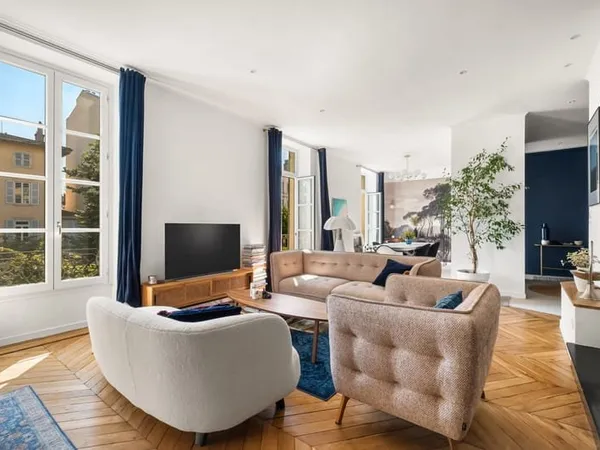 Appartement ancien rénové avec Balcon - Villefranche sur Saô