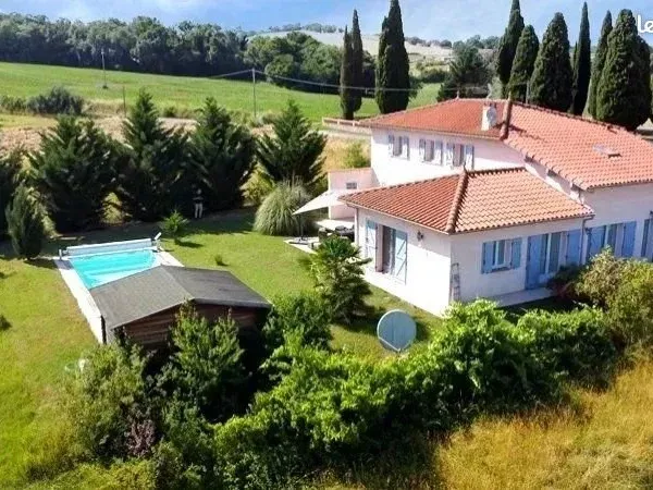Maison 5 pièces 211 m²