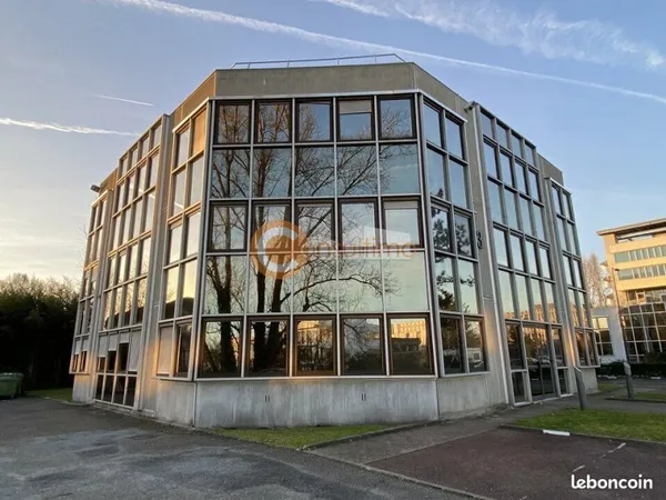 Bureaux 140 m²