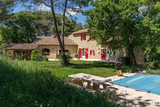 Maison 8 pièces 280 m²