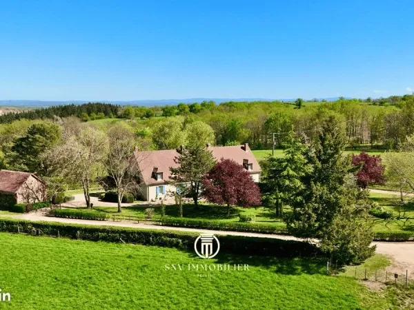Propriété 7 pièces 239 m²