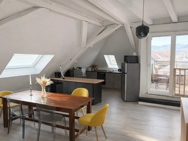 Appartement 6 pièces 151 m²
