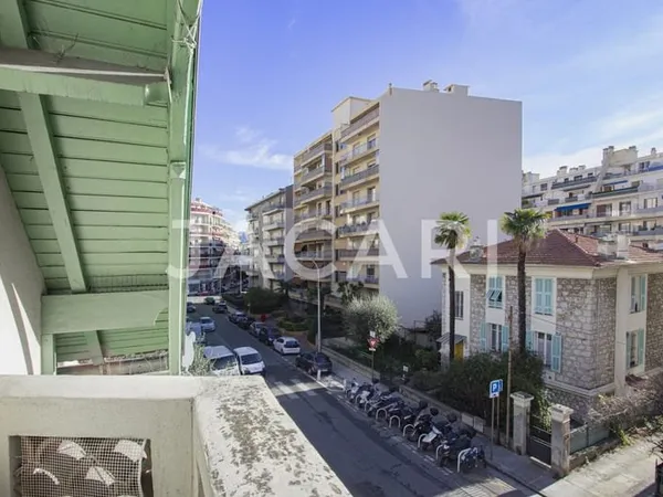 NICE - SAINT SYLVESTRE - APPARTEMENT DANS MAISON DE VILLE