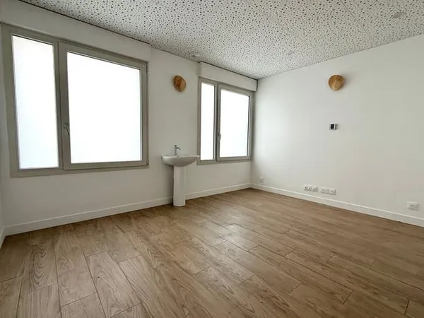 Local d'activité 110 m²