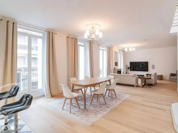 Appartement 200 m²