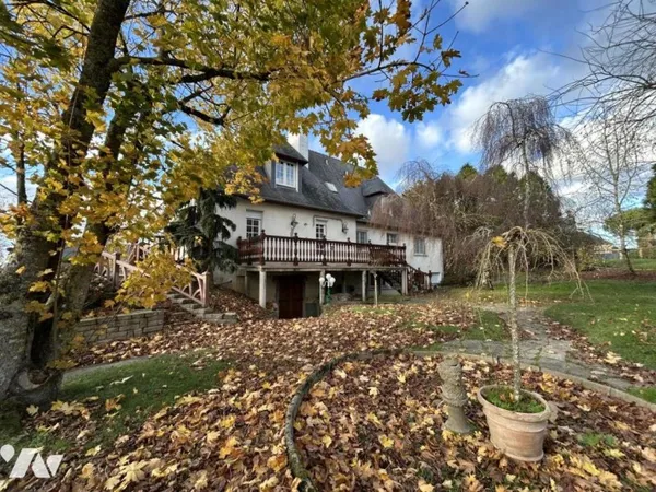 Maison 11 pièces 317 m²