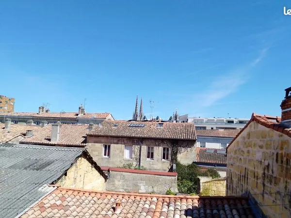 Bdx Centre, T2 de 40 m² avec parking et cellier
