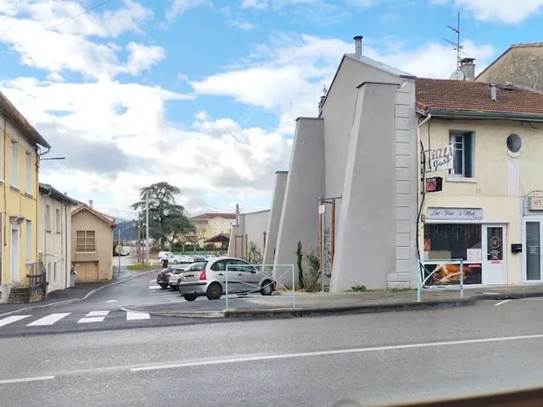 Local commercial 151 m²