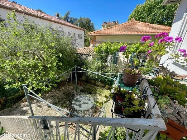 Coup de ❤️ T2/T3 traversant centre-ville Hyères + jardin partagé