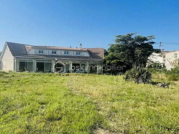 Maison 8 pièces 259 m²