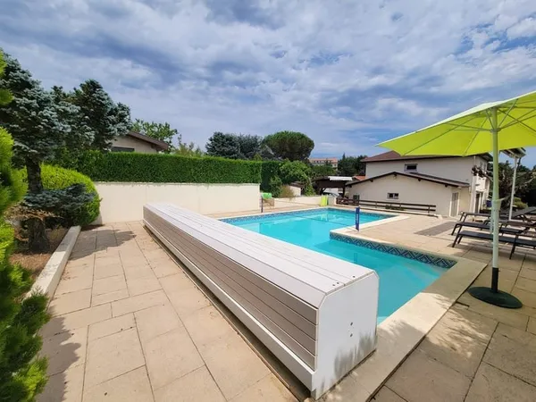 NOUVEAUTÉ Maison rénovée avec piscine et appartement indépendant