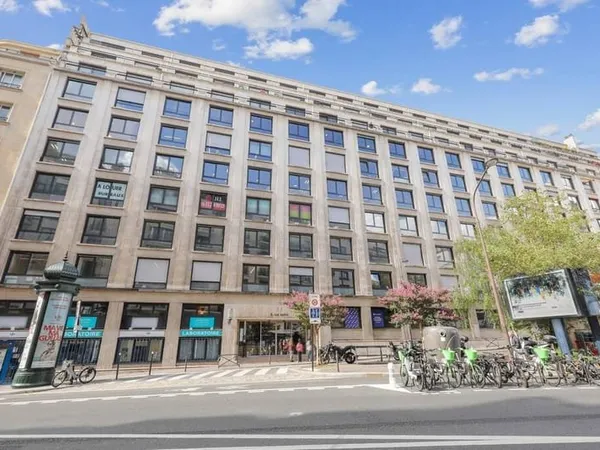 Bureaux 894 m²