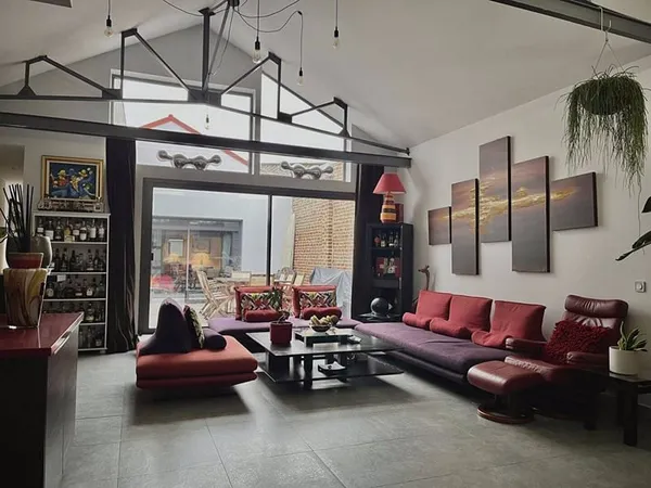 Loft 5 pièces 215 m²