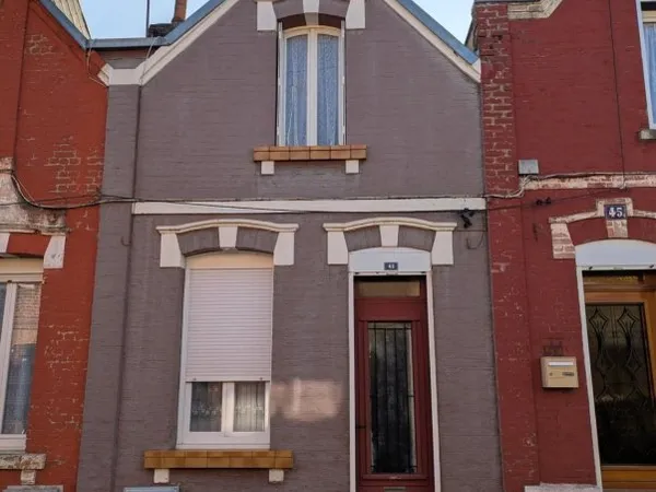maison 4 pièces avec courette et bâtiment louée