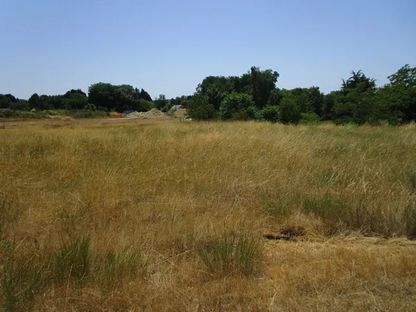 Terrain constructible à THÉSÉE