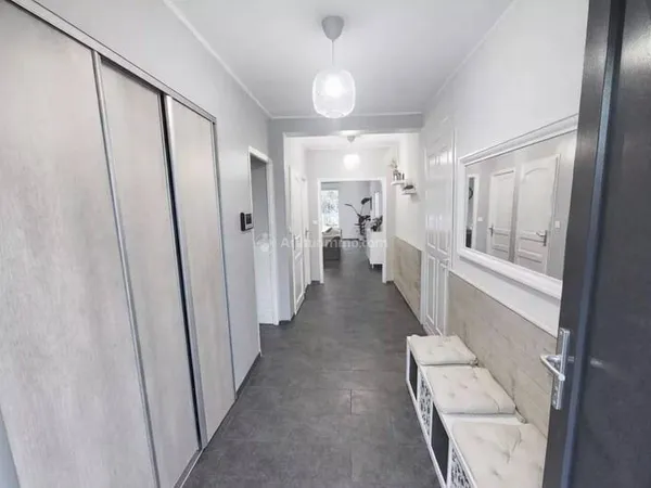 Maison 7 pièces 227 m²