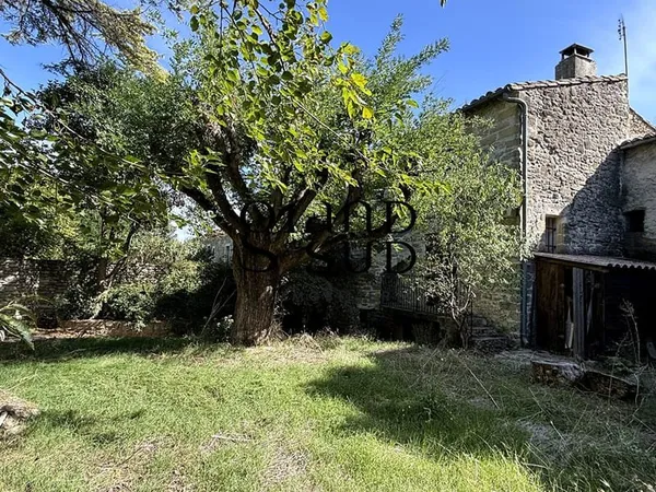 Maison de village en pierre à vendre environ 180 m² Montaren proche Uzès