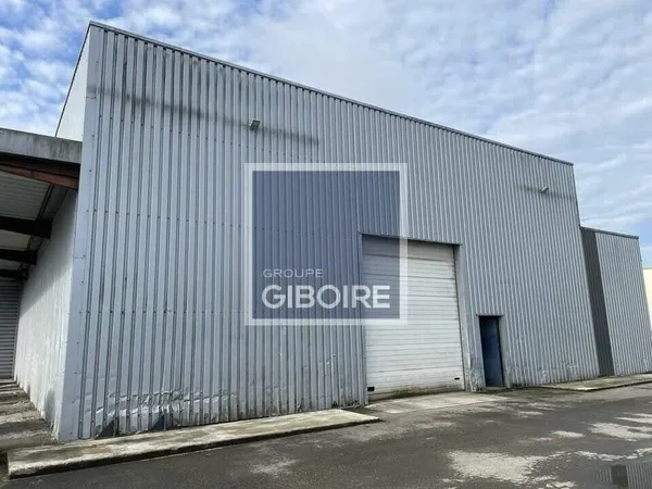 Entrepôt 350 m²