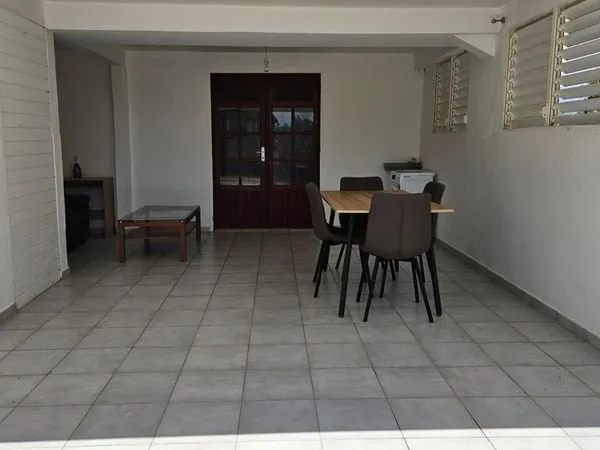 F2 bas de villa Eucher Sainte-Anne