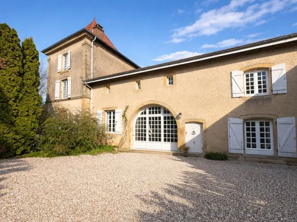 Maison 12 pièces 300 m²