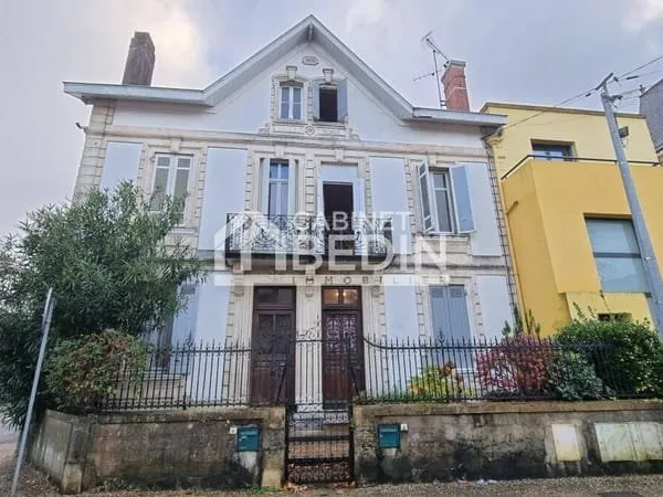 Maison 12 pièces 258 m²