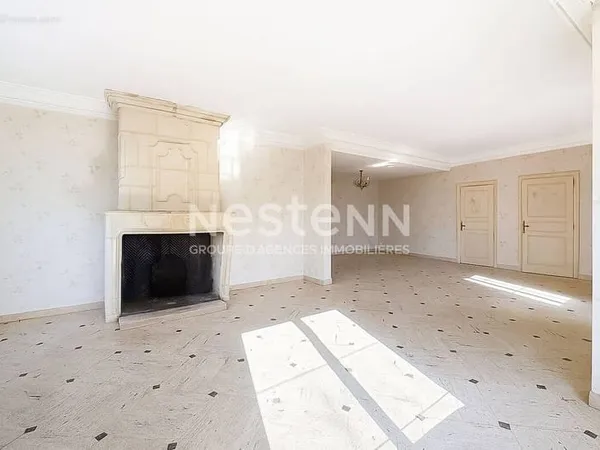 Maison spacieuse à vendre à Challans - 4 chambres et jardin!