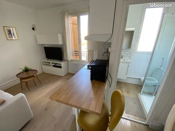 Studio meublé rénové 16m² + parking - Proche UTT / YSchools - 380 CC