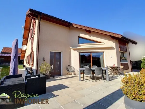Maison traditionnelle récente de 147 m² sur 999 m² de terrain