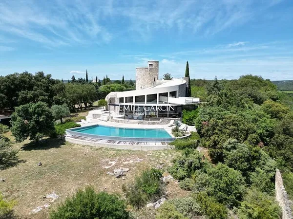Maison 8 pièces 250 m²