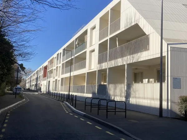 Loue Place de parking à Bordeaux Bastide (33) - 14m²