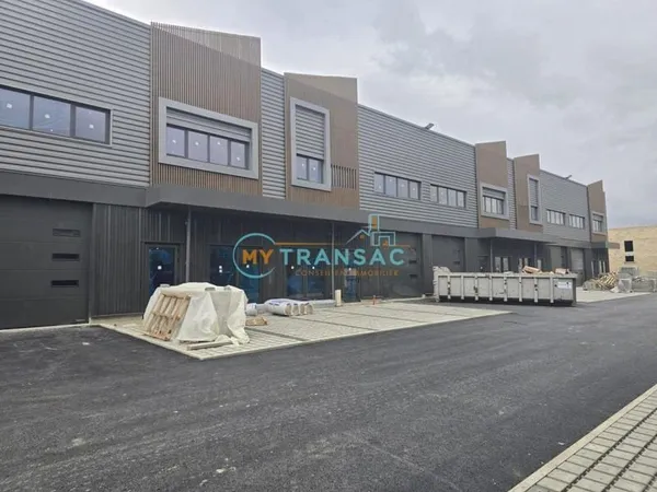 A vendre derniers lots neufs à usage d'activités et bureaux cellules disponibles à partir de 157 m² 