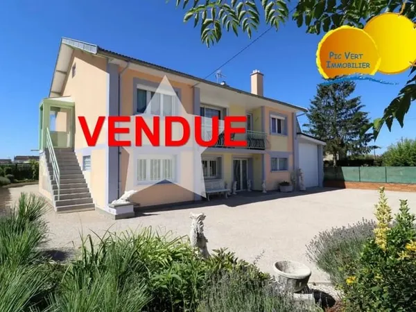 Maison rénovée à neuf 190 m²+ garage+atelier.