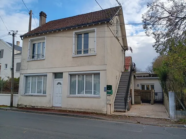 Immeuble à vendre à Saint Georges sur Cher - Opportunité d'investissement
