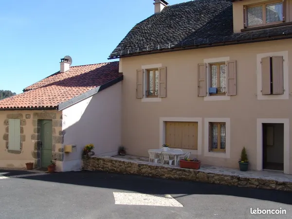 Appartement 4 pièces à Roannes Saint Mary