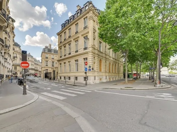 Bureaux 1765 m²