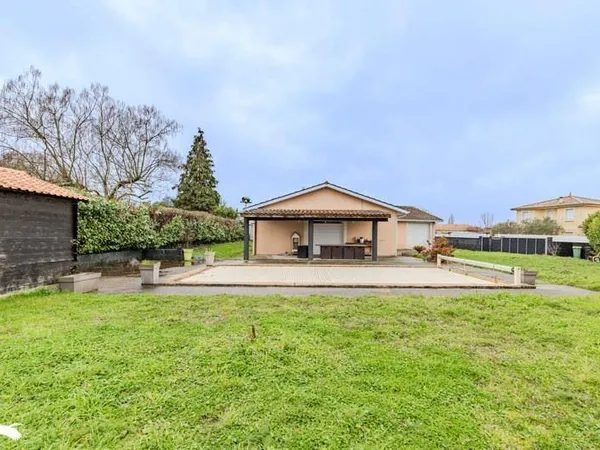 Maison de plain-pied 6 pièces 146 m²