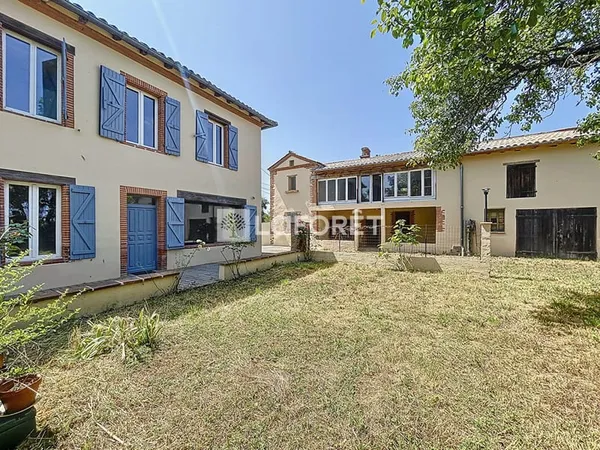 Ensemble immobilier rare. Plus de 800 m² bâtis sur 1736 m² de terrain